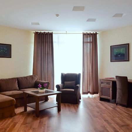 Saulys Hotel Šiauliai Kültér fotó