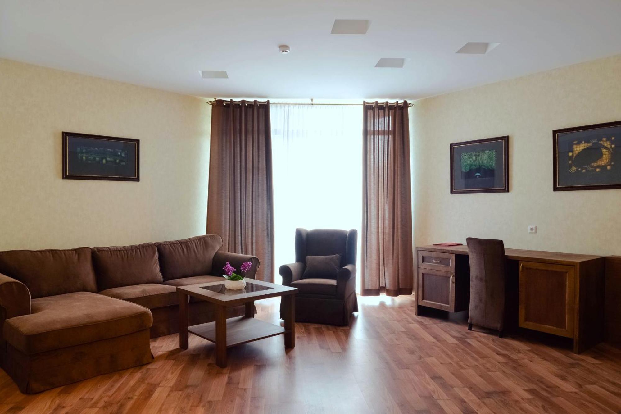 Saulys Hotel Šiauliai Kültér fotó